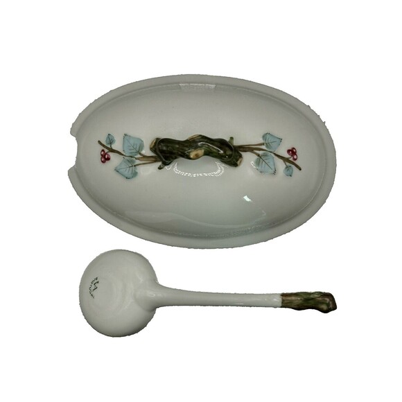 Vista Alegre Gravy Boat, Lid and Undertray Beautiful Cottage Handles Design - Picture 4 of 4